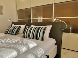 1 chambre, fer et planche à repasser, Wi-Fi gratuit, draps fournis