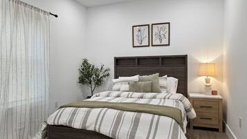 4 bedrooms, iron/ironing board, WiFi, bed sheets