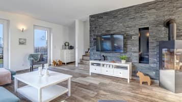 TV, fireplace, DVD player, stereo