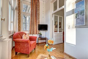 TV, DVD-spiller og stereoanlegg