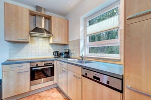 Geladeira, fogão, cooktop, lava-louças