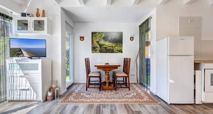 Vacation home Schwalbennest with terrace, WLAN and close to the sandy beach in Kölpinsee