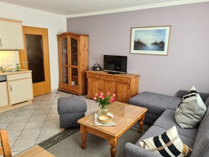 TV - Welcome to the "Möwennest" vacation apartment in Zinnowitz on Usedom! (Zinnowitz)