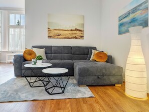 Téléviseur, lecteur de DVD, chaîne audio