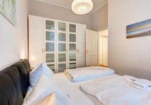 1 bedroom, free WiFi, bed sheets