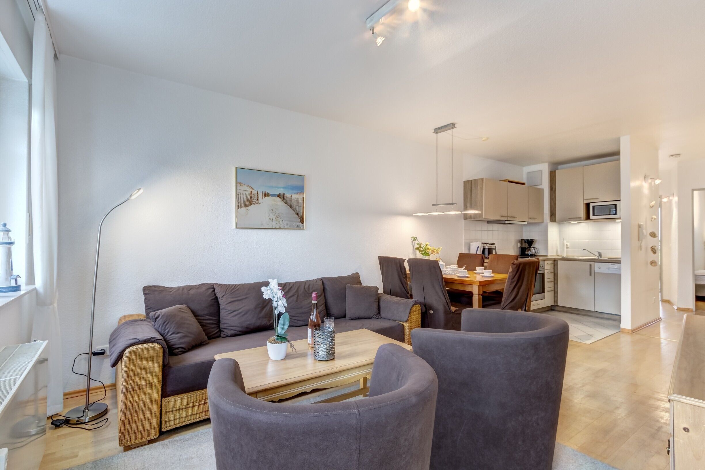 テレビ、DVD プレーヤー、ステレオ