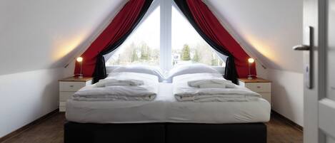 5 chambres, fer et planche à repasser, Wi-Fi gratuit, draps fournis