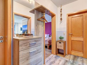 1 室のベッドルーム、アイロン / アイロン台、WiFi (無料)、ベッドシーツ