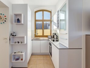 Geladeira, fogão, cooktop, lava-louças