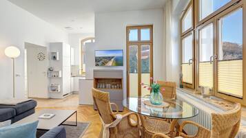 Fernseher, Stereoanlage