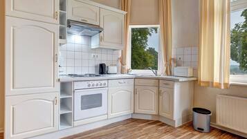 Køleskab, ovn, kogeplade, opvaskemaskine