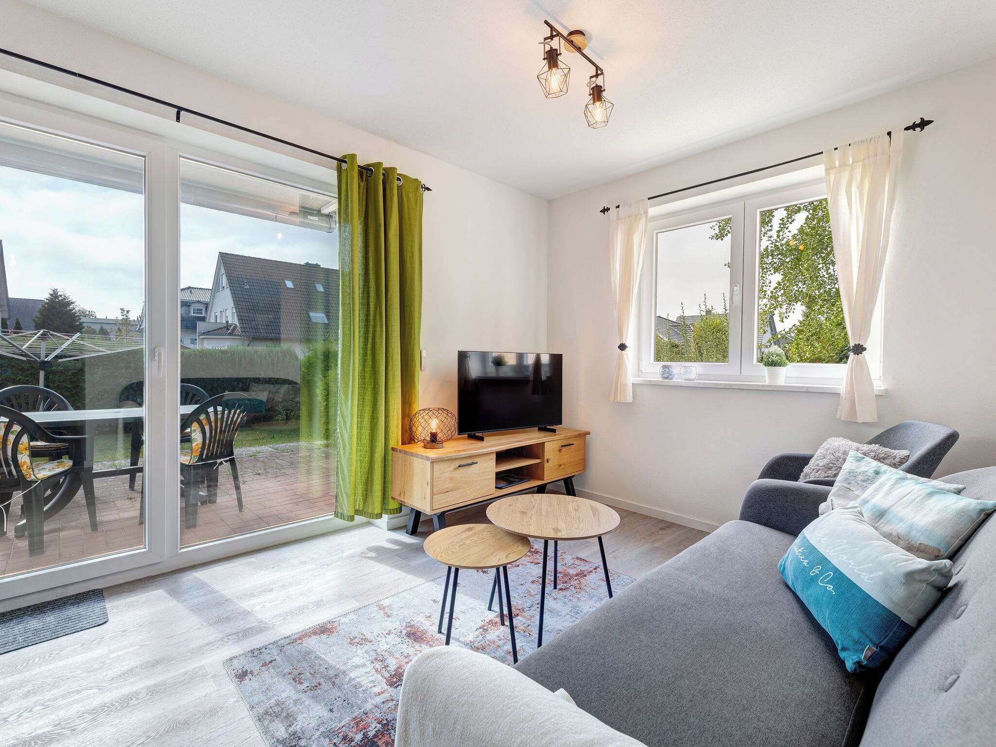 Télévision, chaîne hi-fi