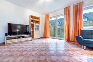 TV - Welcome to the vacation home "Seestern" in Karlshagen on Usedom! (Karlshagen)