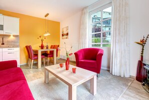 TV, DVD player, stereo - Welcome to the Residenz am Balmer See Whg. BS45 in Balm on Usedom. (Balm)