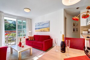 TV, DVD player, stereo - Welcome to the Residenz am Balmer See Whg. BS45 in Balm on Usedom. (Balm)