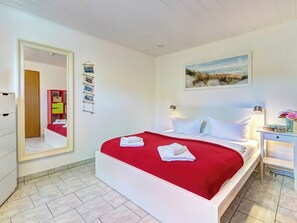 1 bedroom, free WiFi, bed sheets