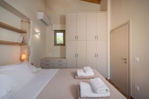 In-room safe, iron/ironing board, free WiFi
