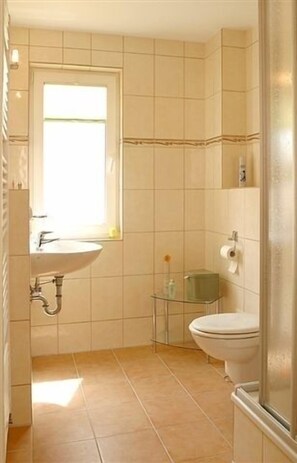 Douche, serviettes fournies