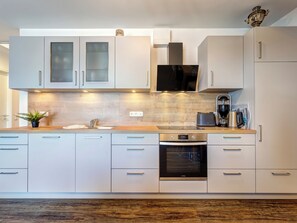 Fridge, oven, stovetop, dishwasher - Bernsteinquartier, Whg. 04.47 in Kölpinsee - (Kölpinsee)