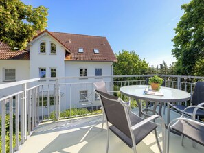 Outdoor dining - Welcome to the vacation apartment Ostseequartett Whg. 7 in Zinnowitz on Usedom! (Zinnowitz)
