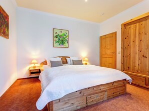 1 chambre, lit parapluie, draps fournis