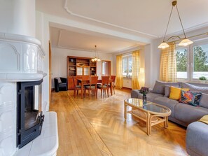 Télévision, cheminée