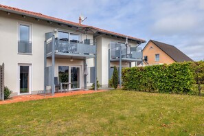 Exterior - Welcome to the four-star apartment Am Sonnengarten 3 in the Ostseebad Heringsdorf (Heringsdorf)