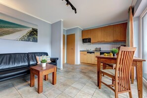 Télévision, livres, chaîne hi-fi