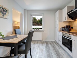 Kühlschrank, Ofen, Herdplatte, Geschirrspüler