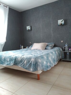 3 habitaciones, cuna de viaje, wifi y ropa de cama 