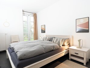 1 camera, una scrivania, Wi-Fi gratuito