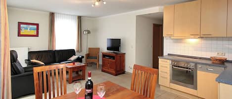 Télévision, livres, chaîne hi-fi