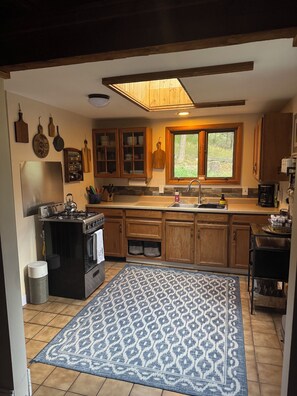 Micro-ondes, four, plaque de cuisson