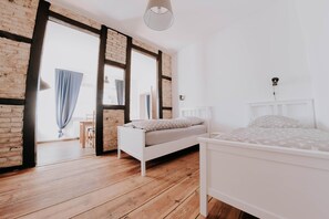 2 室のベッドルーム、旅行用ベビーベッド、WiFi (無料)