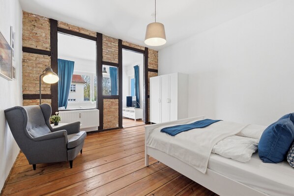 2 bedrooms, travel cot, free WiFi