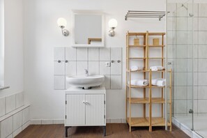 Shower, towels - Villa zur See, Whg. Schaluppe in Zinnowitz - only 300 m to the beach (Zinnowitz)