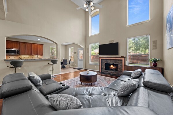 Smart-tv en een open haard