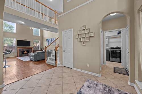 Elegant 4BR Retreat in The Woodlands – Spacious Home  with backyard