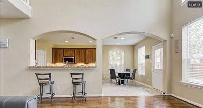 Elegant 4BR Retreat in The Woodlands – Spacious Home  with backyard