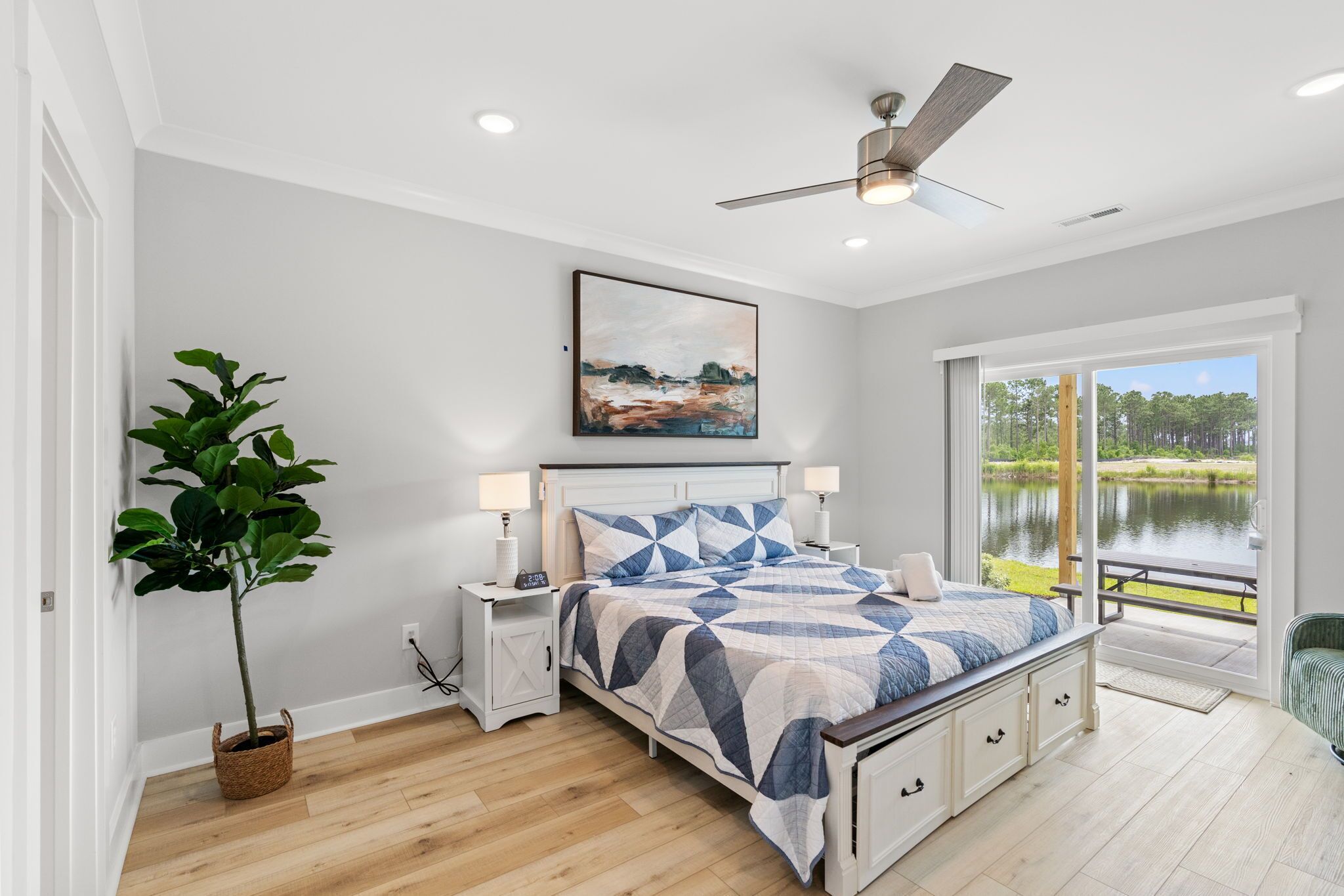 4 bedrooms, iron/ironing board, free WiFi, bed sheets