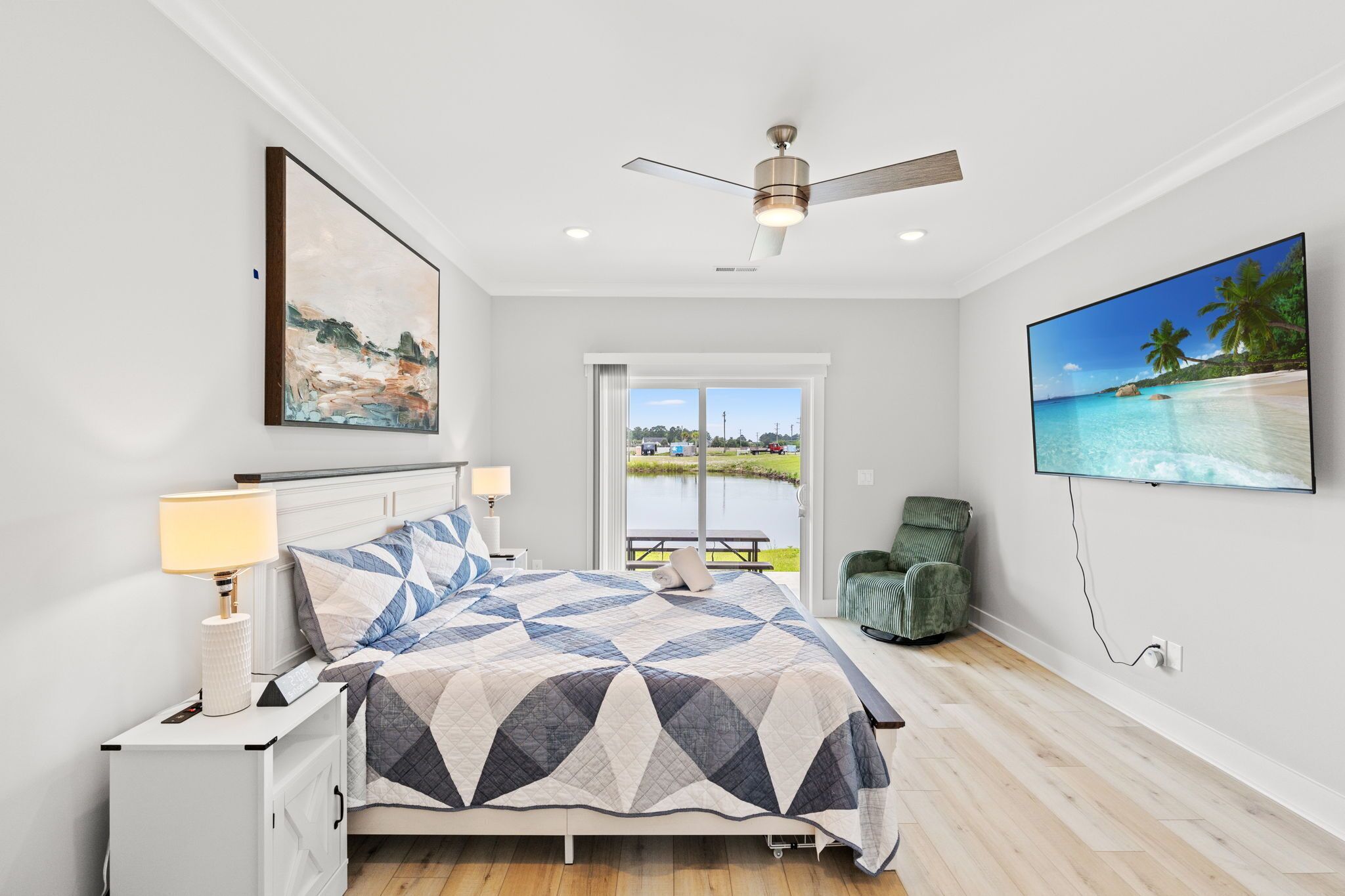 4 bedrooms, iron/ironing board, free WiFi, bed sheets