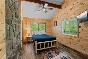 3 chambres, bureau, fer et planche Ă repasser, lit parapluie