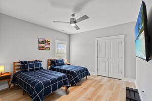 4 bedrooms, iron/ironing board, free WiFi, bed sheets