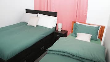 3 bedrooms, iron/ironing board, WiFi, bed sheets