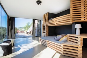 4 chambres, fer et planche à repasser, Wi-Fi, draps fournis