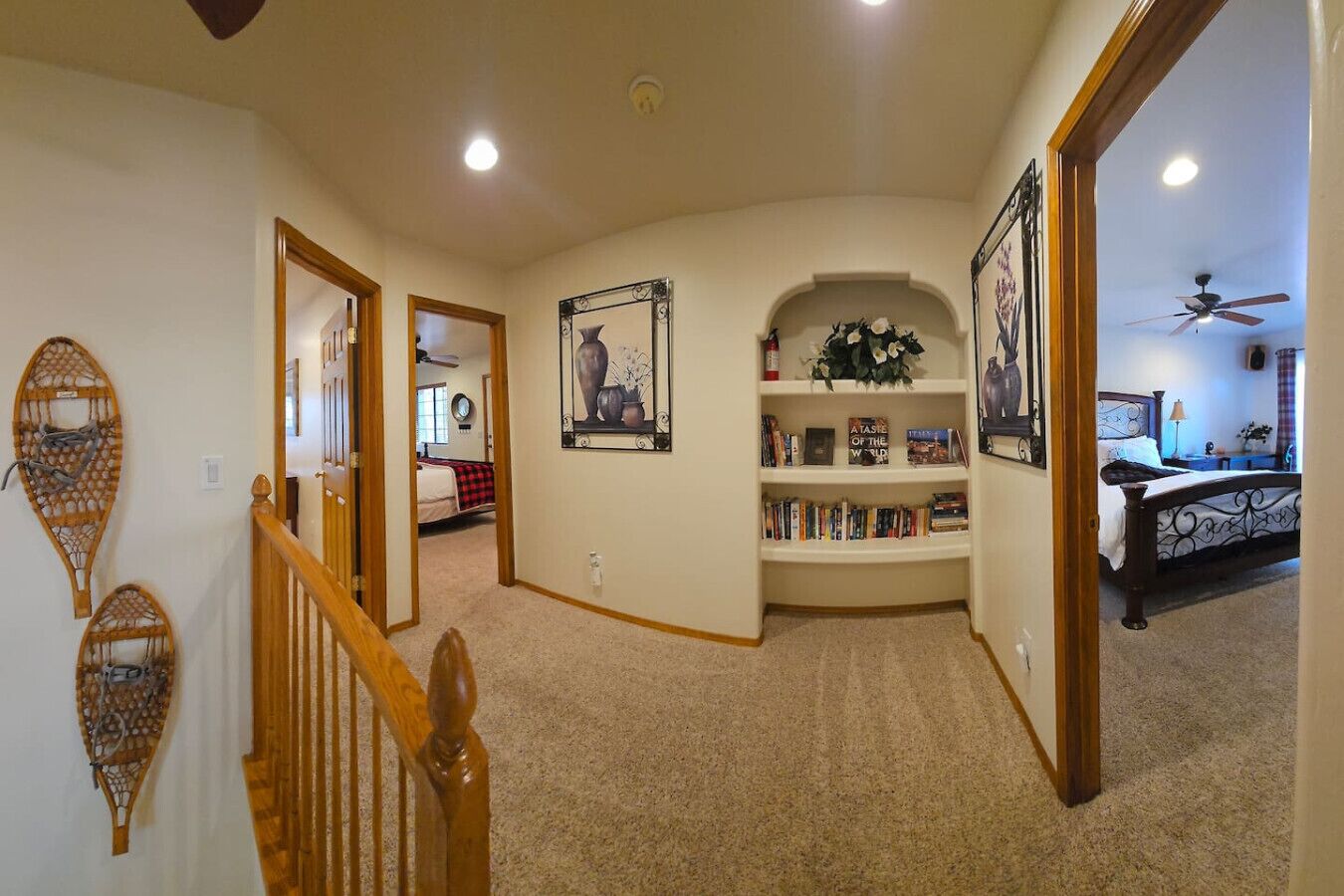 4 bedrooms, desk, iron/ironing board, travel crib