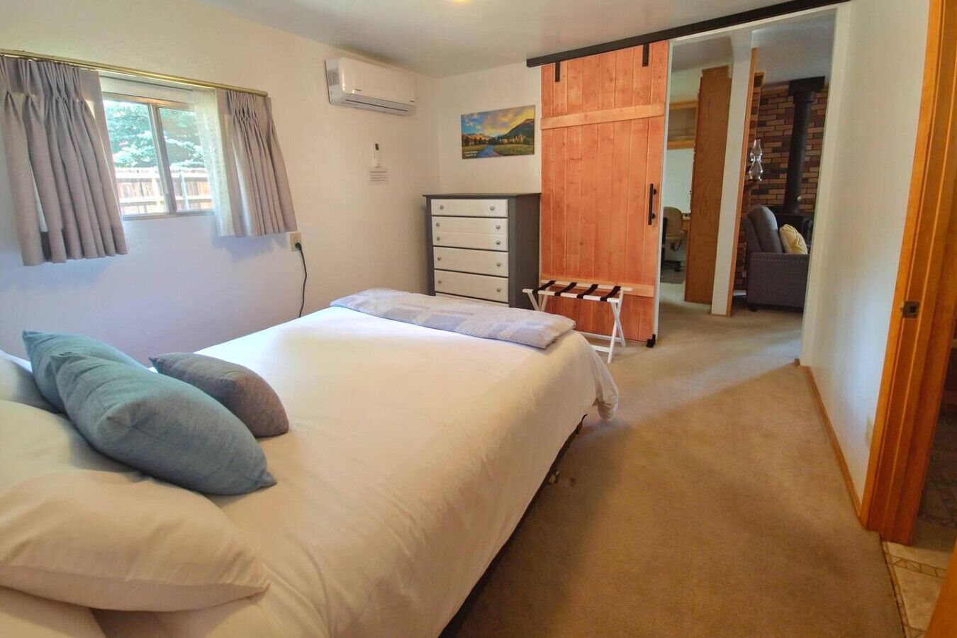 1 camera, una scrivania, Wi-Fi, lenzuola