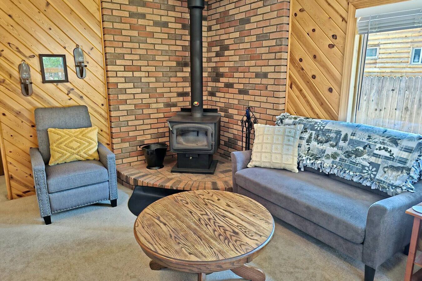 Televisie en een open haard