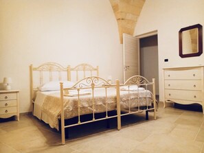 4 quartos, berço de viagem, Wi-Fi de cortesia, roupa de cama