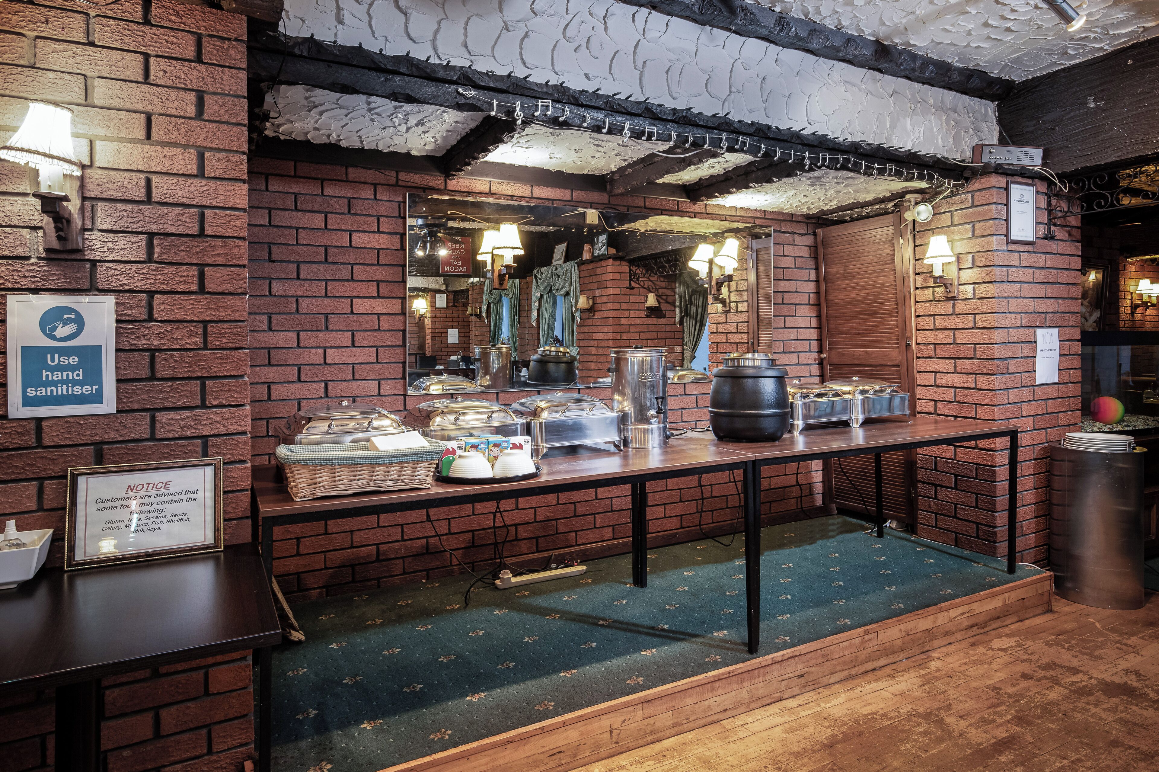 Engelsk frukost varje dag (GBP 7 per person)